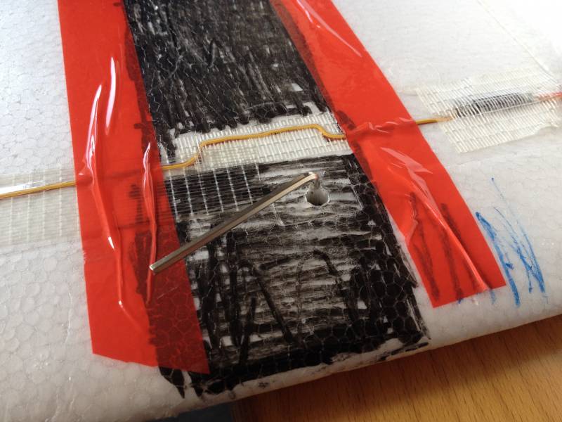 searchwing-fluegel-schraube.jpg searchwing-fluegel-schraube.jpg