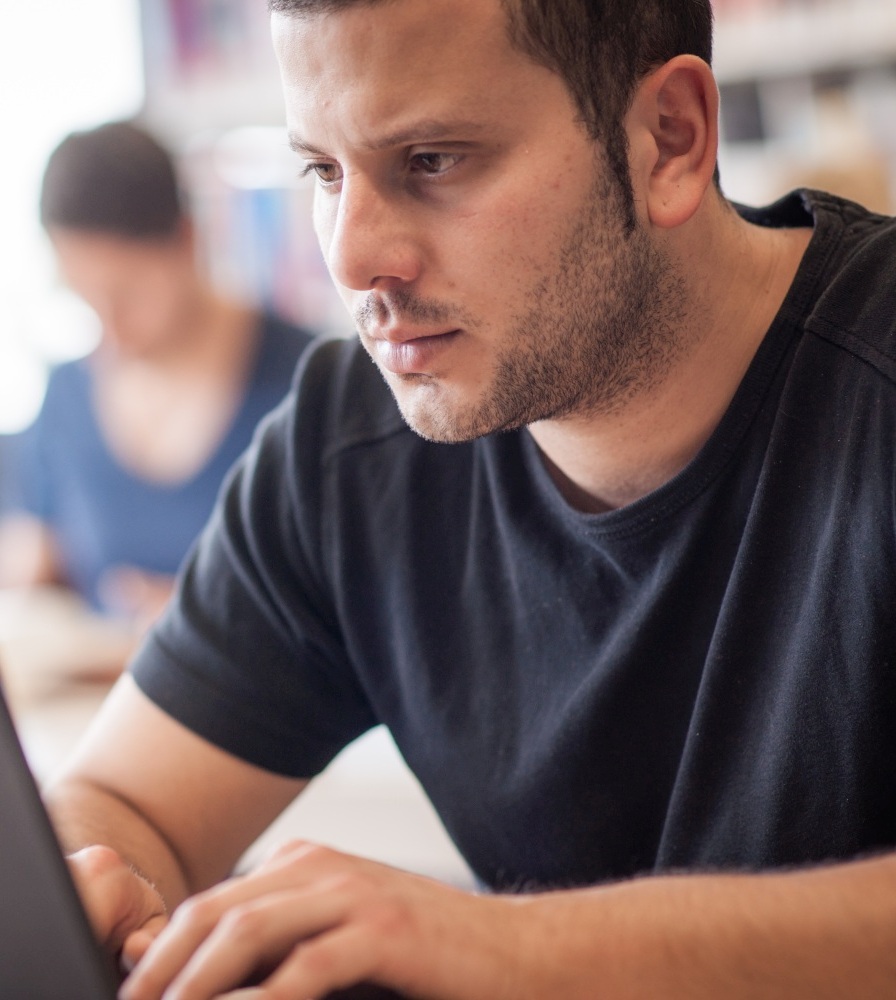 Student arbeitet. Foto: Michael Kipp Student arbeitet. Foto: Michael Kipp