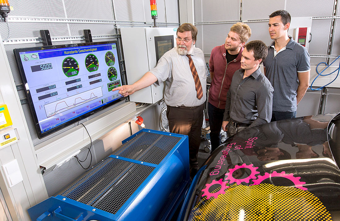 Fakultät für Maschinenbau und Verfahrenstechnik / Foto: Christina Bleier