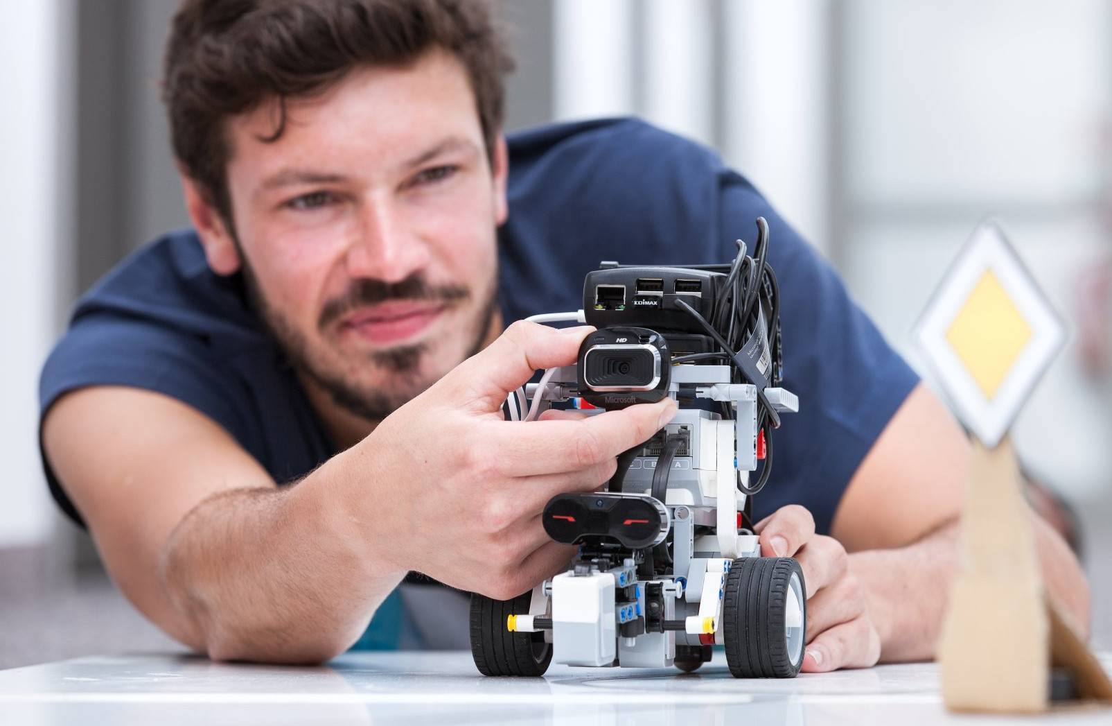 Projekt in der Fakultät für Informatik. Foto: Christina Bleier