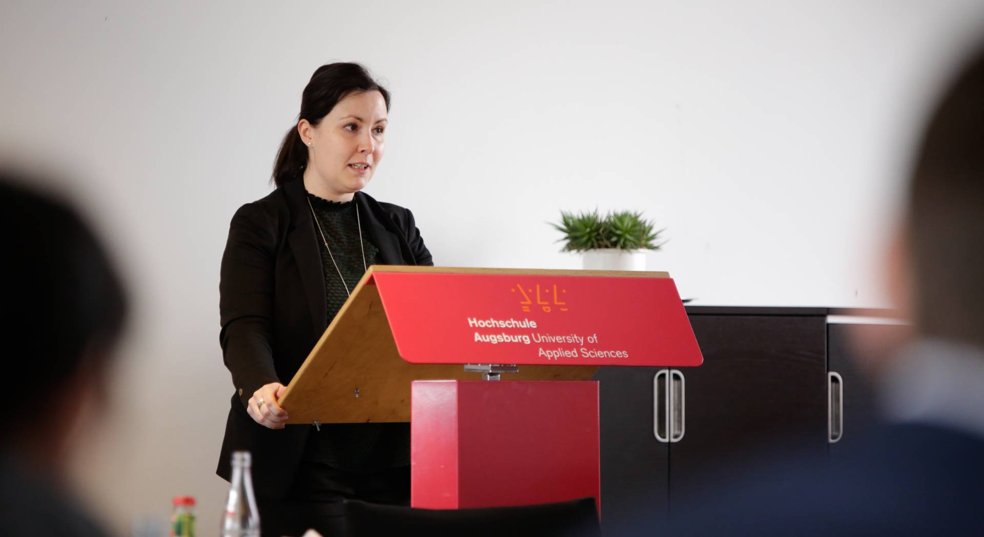 Rednerin: Stephanie Ammicht, bayme vbm vbw Geschäftsführerin Region Schwaben Rednerin: Stephanie Ammicht, bayme vbm vbw Geschäftsführerin Region Schwaben