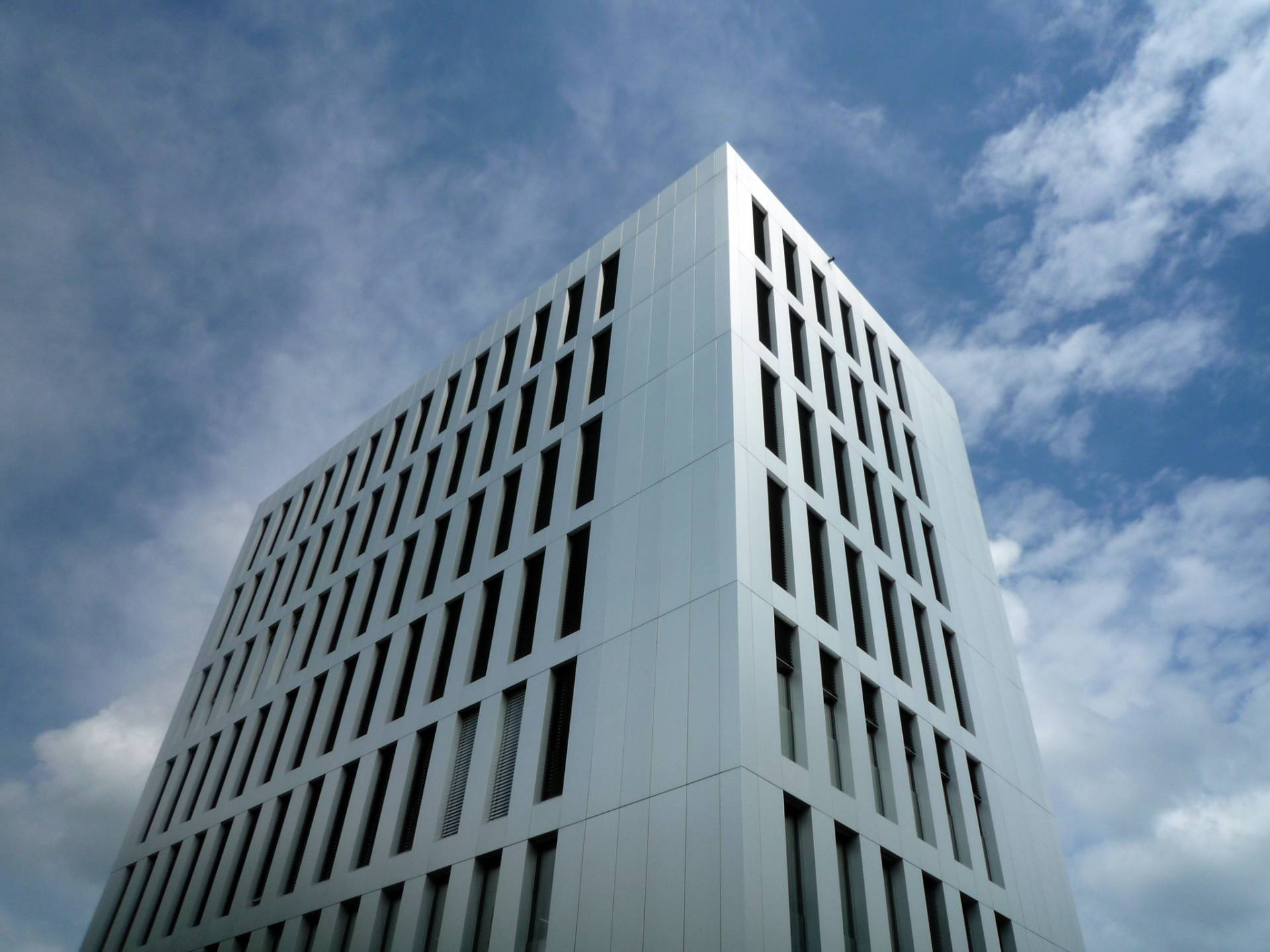 Modulare Holz-Hybrid-Bauweise am "Life Cycle Tower One", Dornbirn (Arch.: H. Kaufmann) (Foto: J. Müller) Modulare Holz-Hybrid-Bauweise am "Life Cycle Tower One", Dornbirn (Arch.: H. Kaufmann) (Foto: J. Müller)