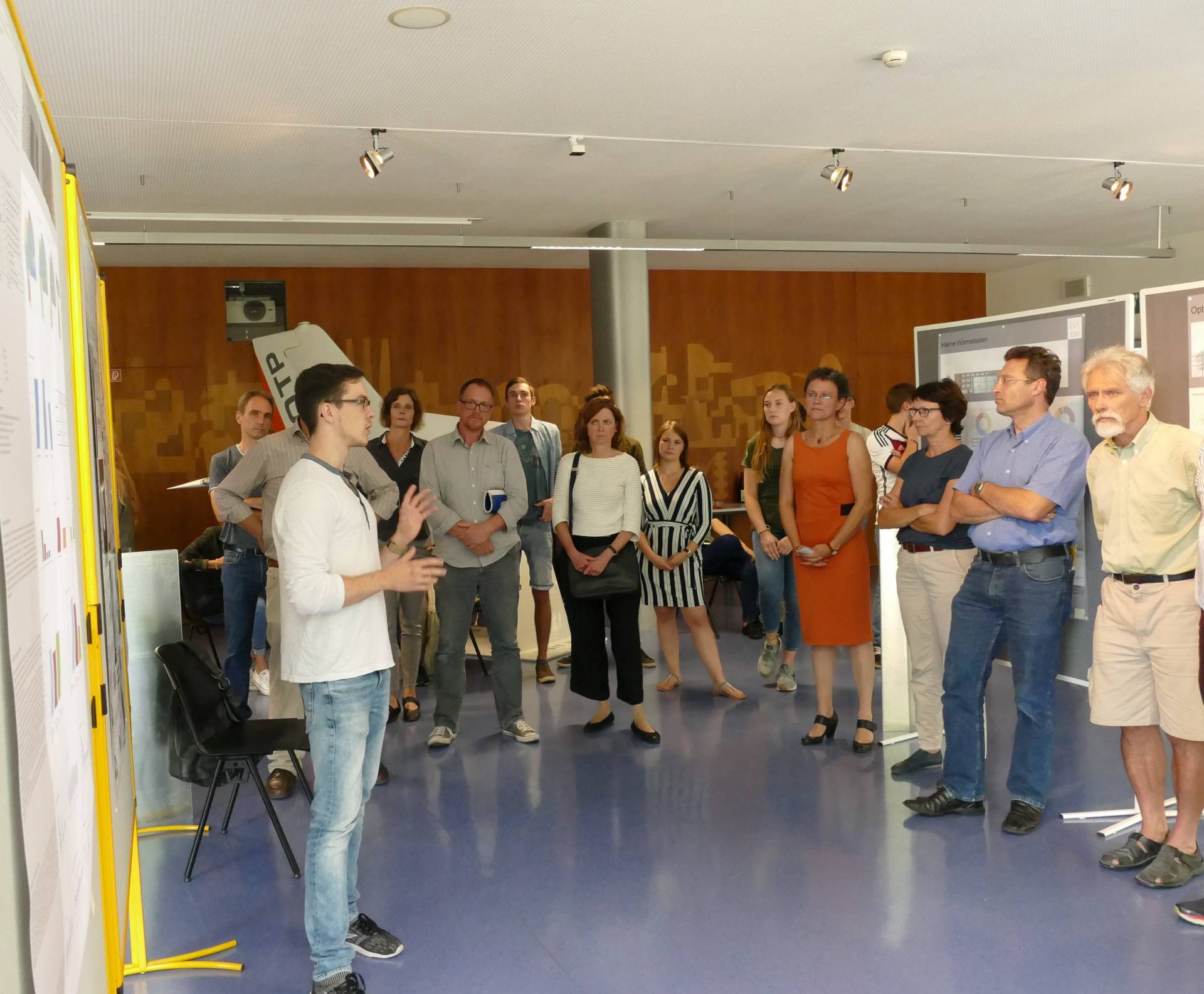 Bei der Präsentation des Projektes. Bei der Präsentation des Projektes.