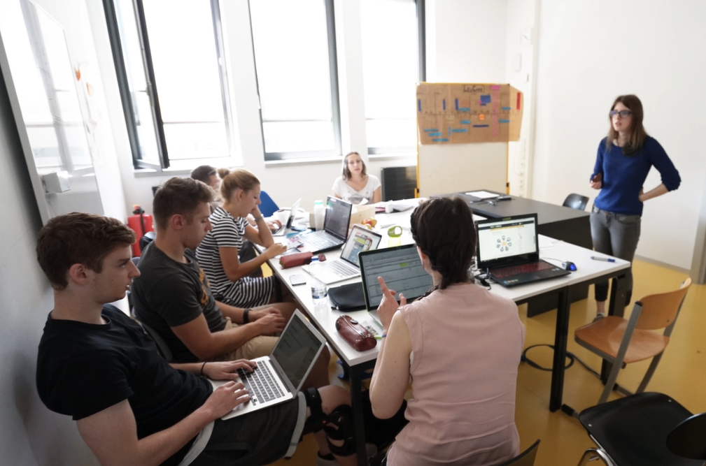 Das Team beim Arbeiten