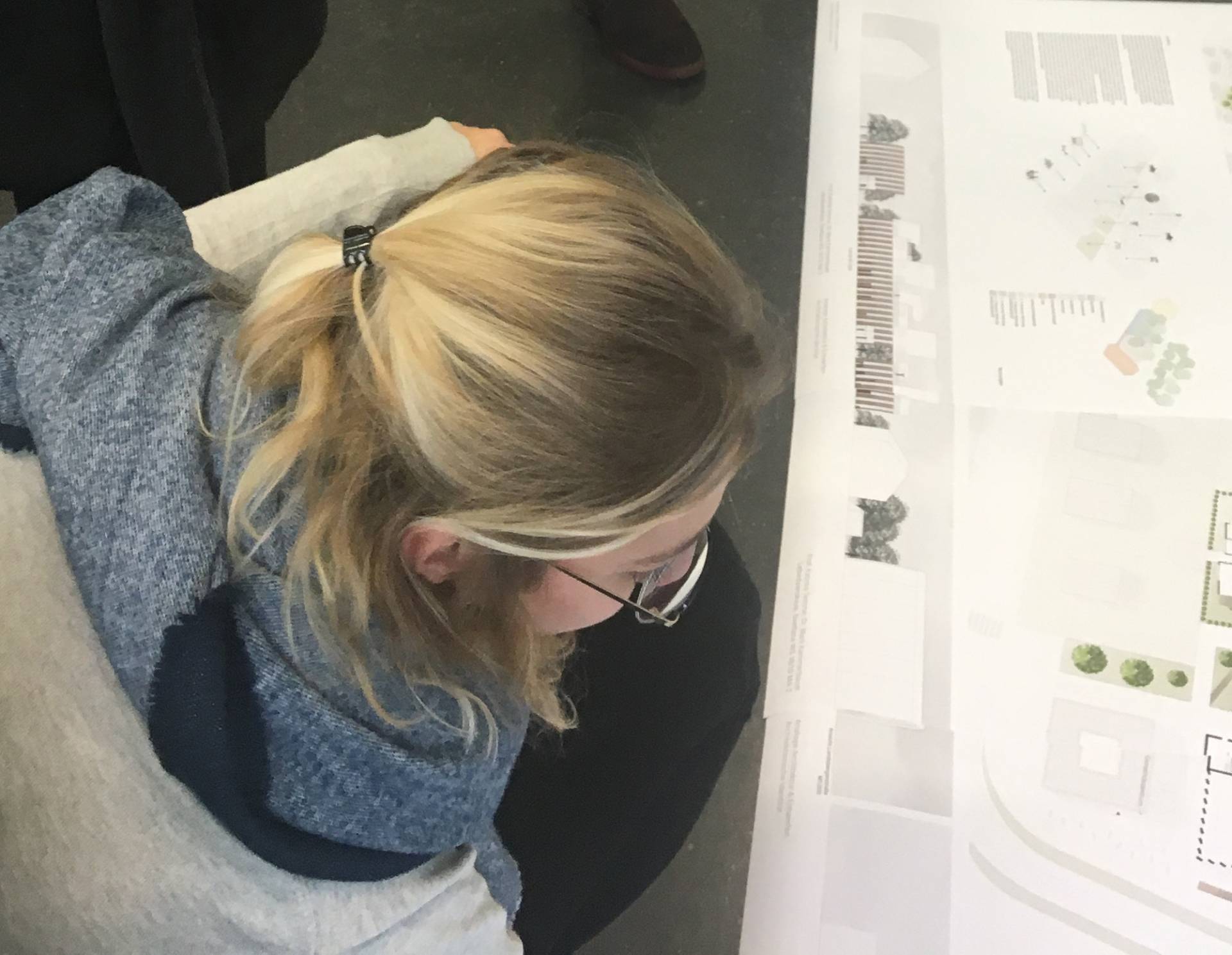 Im HSA_transfer | Workshop geht es um Detailfragen. Hier das Entwurfsprojekt "Haunstetten – Angehängt_Abgehängt?". Foto: Mark Kammerbauer Im HSA_transfer | Workshop geht es um Detailfragen. Hier das Entwurfsprojekt "Haunstetten – Angehängt_Abgehängt?". Foto: Mark Kammerbauer