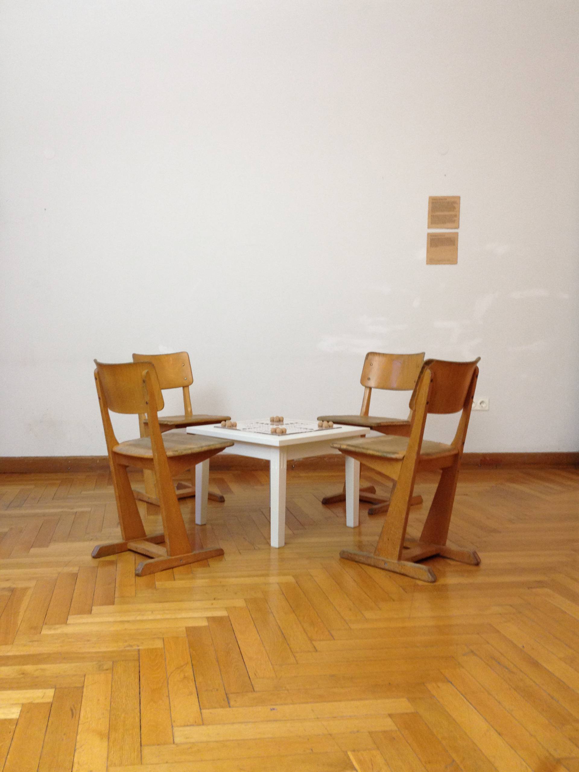 „Flüchtling ärgere dich nicht“ von von Julia Pleuser, Max Kling, Benjamin Slosharek und Valentin Weishaupt „Flüchtling ärgere dich nicht“ von von Julia Pleuser, Max Kling, Benjamin Slosharek und Valentin Weishaupt