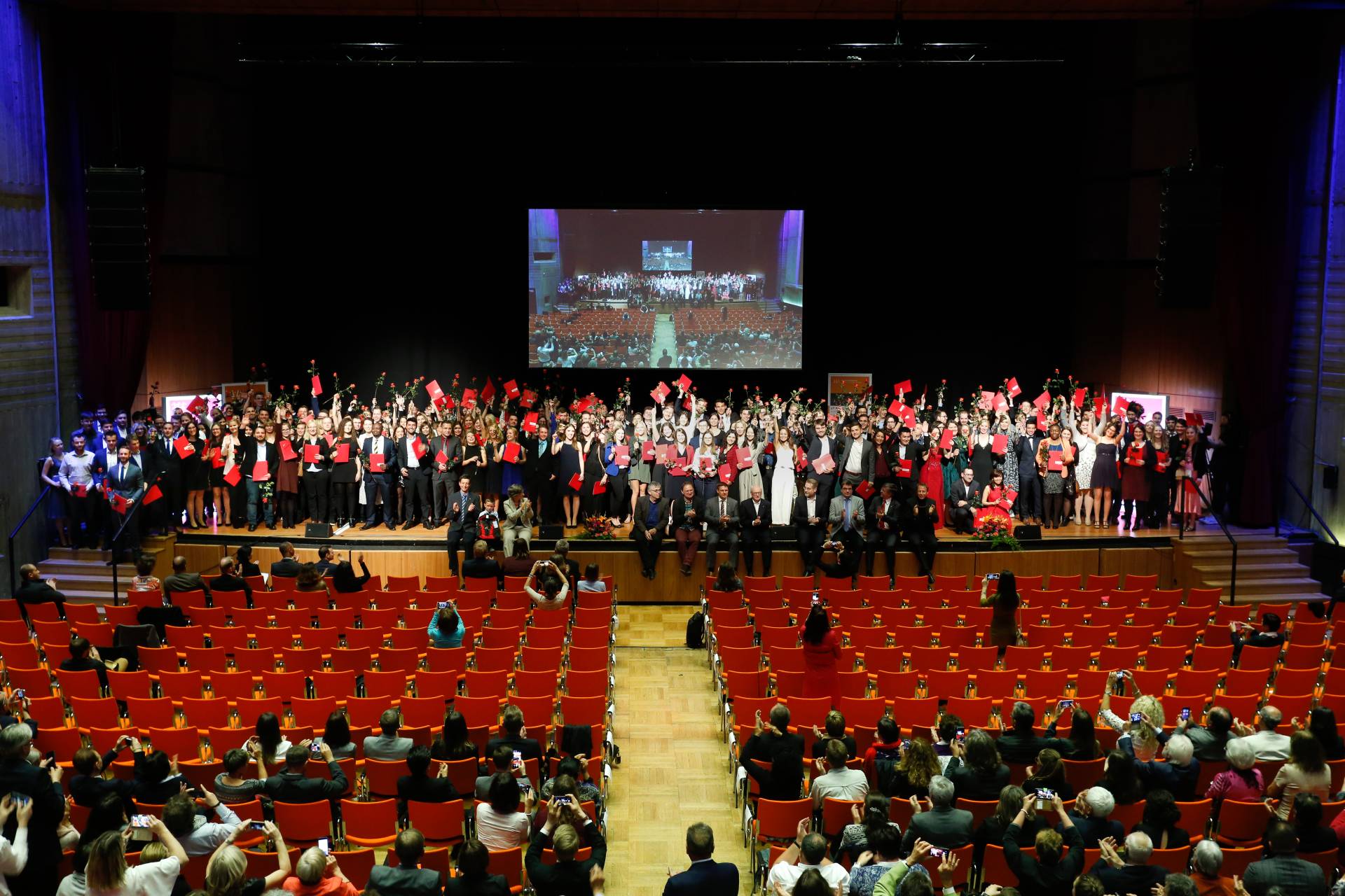 Gruppenfoto auf der Urkundenverleihung am 3. Mai 2019 Gruppenfoto auf der Urkundenverleihung am 3. Mai 2019
