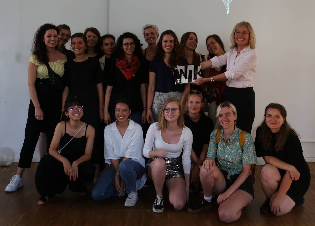 Das e x 5 Team beim Release