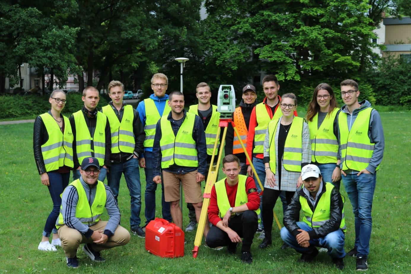 Gruppenfoto der Projektgruppen 1 und 2
