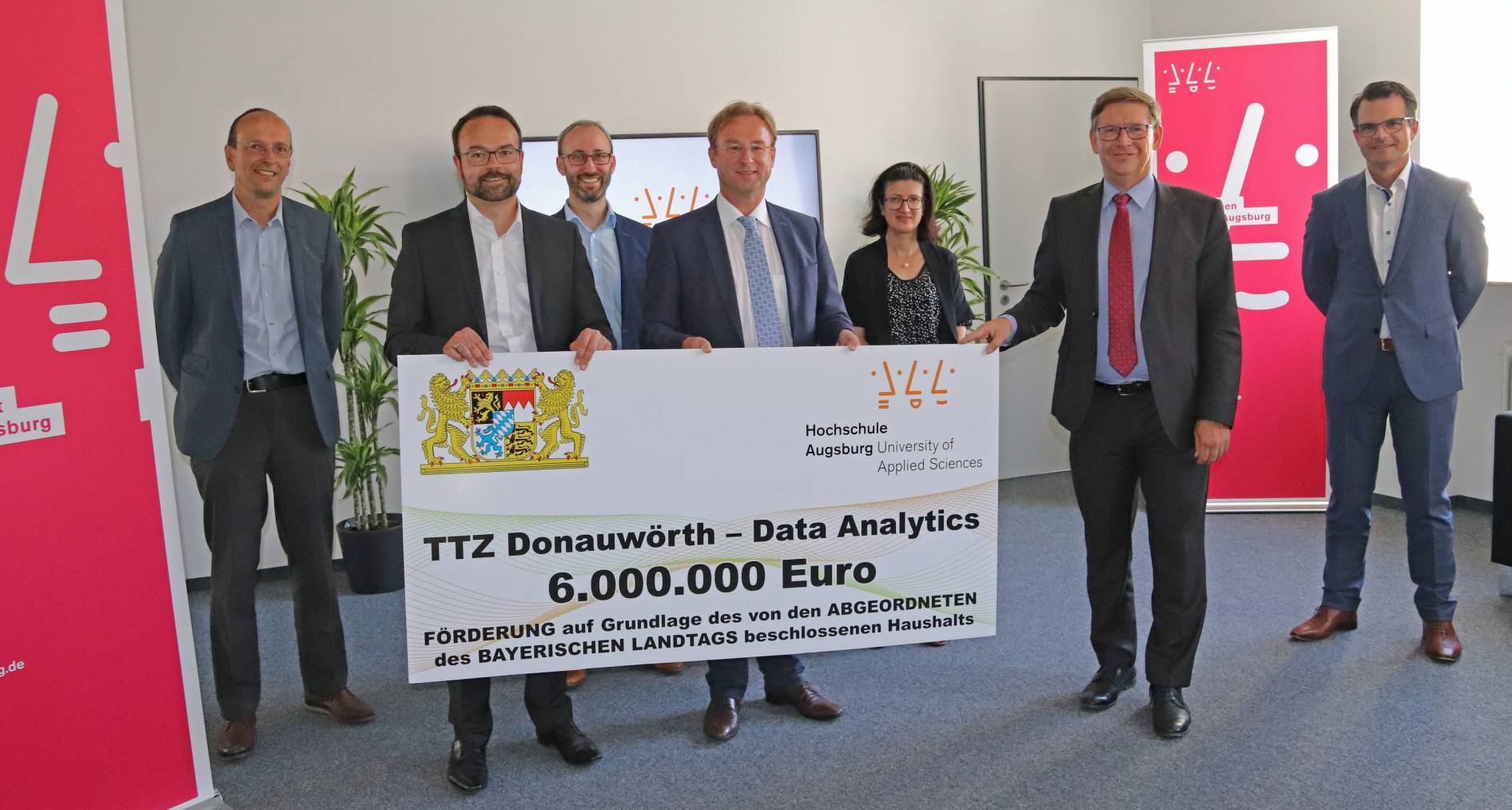 Alle Beteiligten freuen sich über die Förderung.