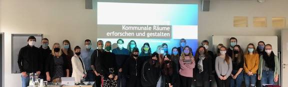 Die Projektbeteiligten von "Kommunale Räume" bei der Auftaktveranstaltung am 12.10.2020 unter Coronaauflagen.