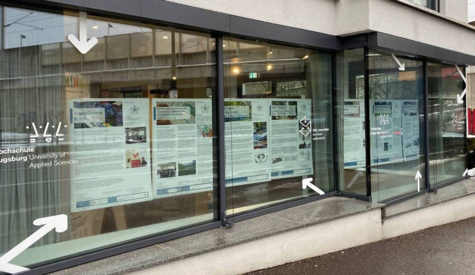 "Von außen" zu besichtigen: HSA_transfer | Themenschau 20/21 vom 28.01.-11.02.2021 im HSA_transmitter - Haunstetter Straße 27 in Augsburg.