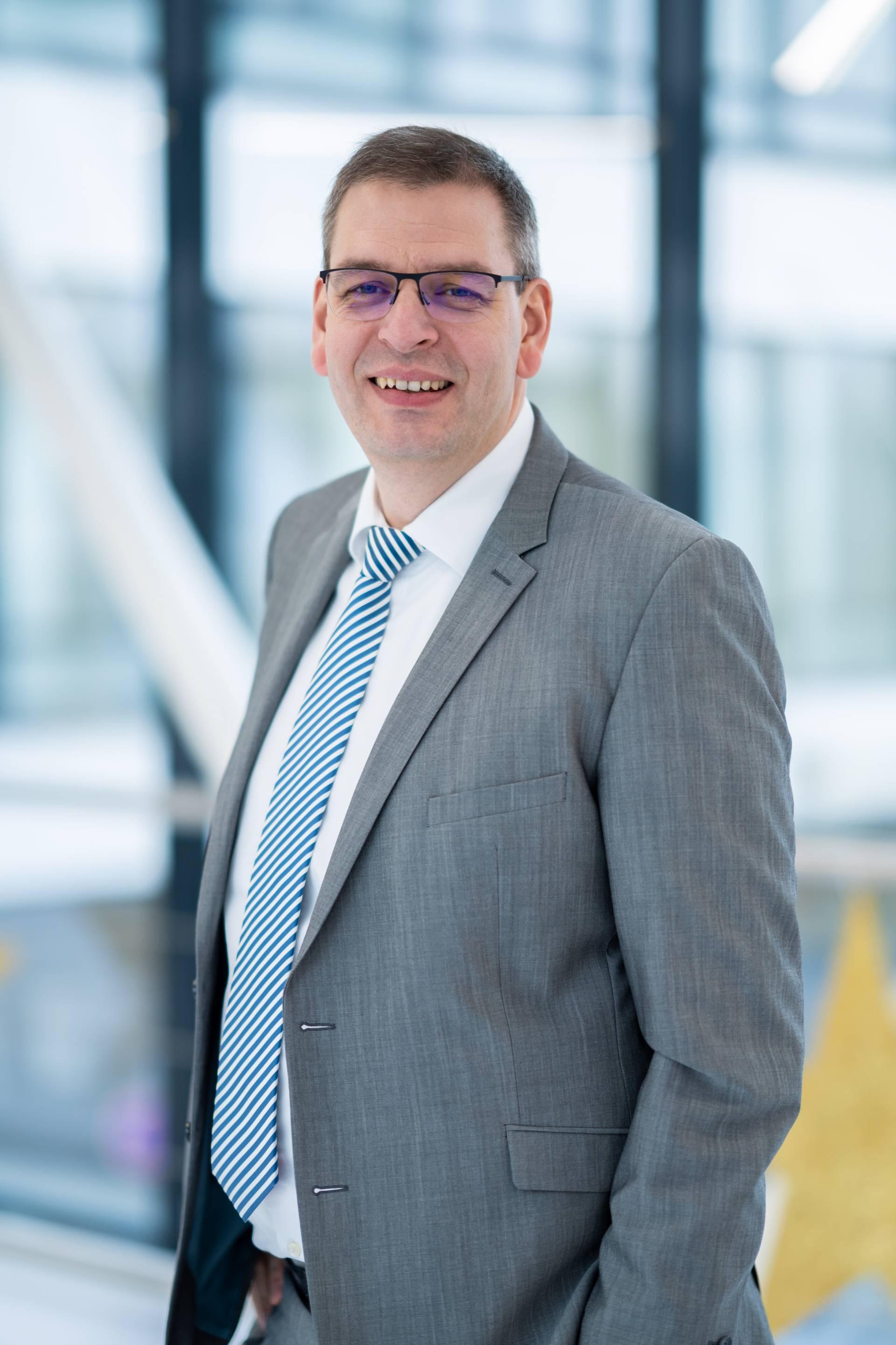 Dr. Thomas Egginger Dr. Thomas Egginger