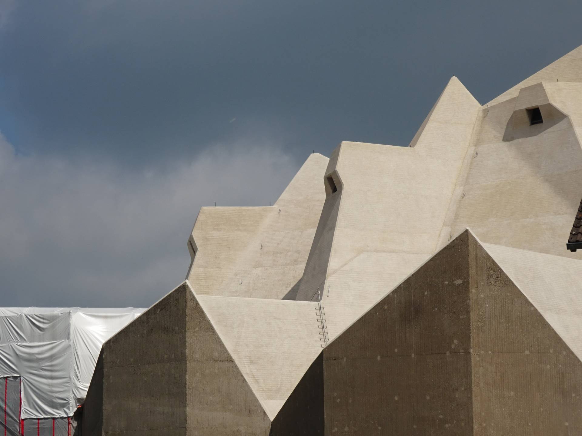 Wallfahrtskirche Maria, Königin des Friedens Teilansicht
