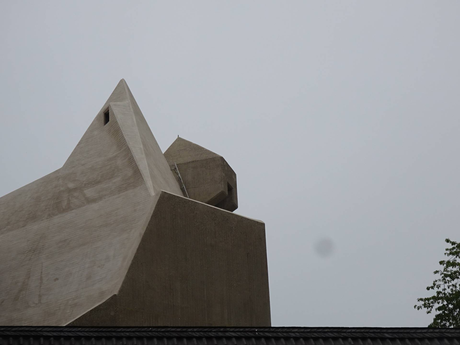 Wallfahrtskirche Maria, Königin des Friedens Teilansicht