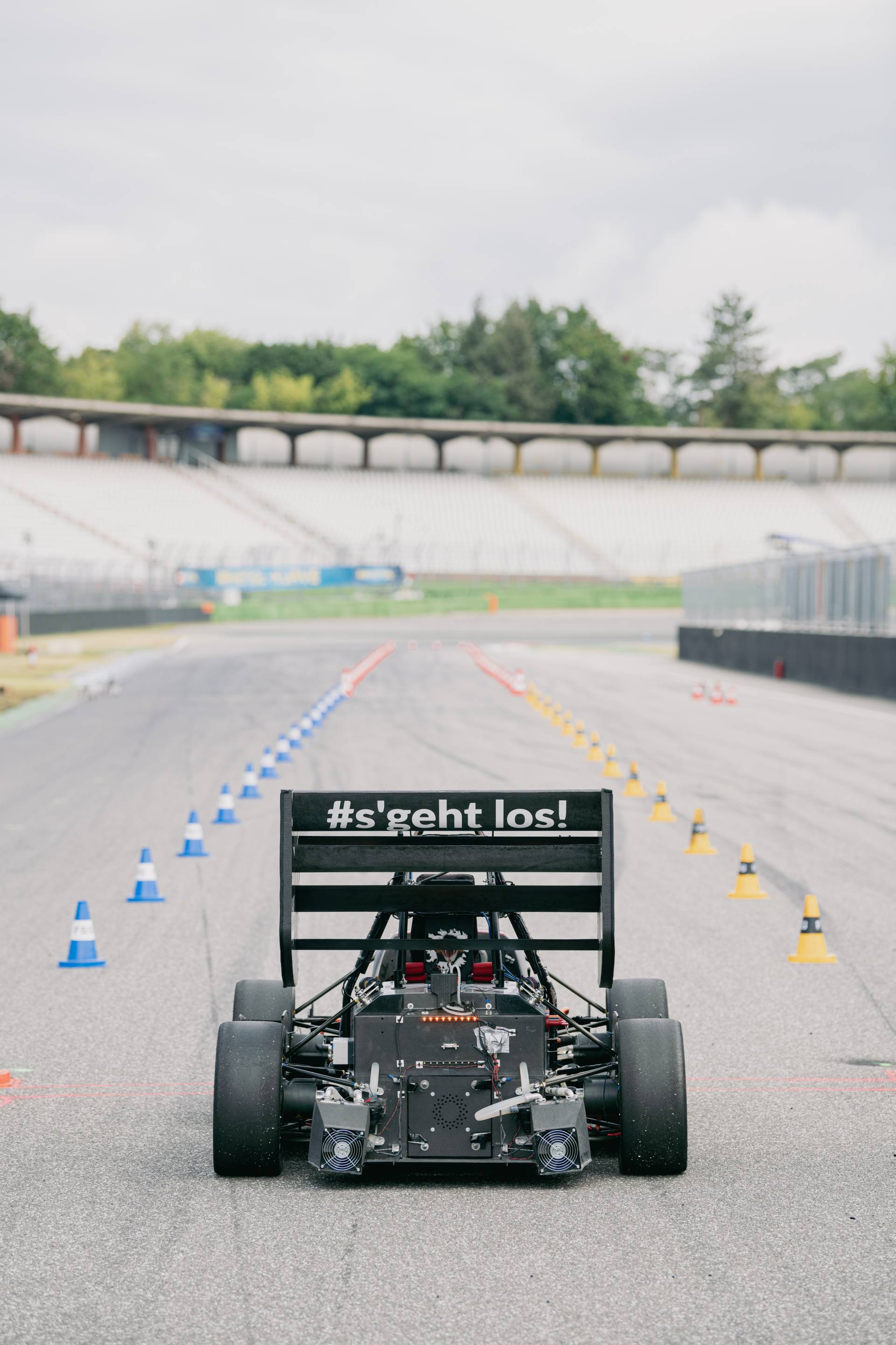 Der Rennwagen Zapp Driverless bei der FSG (Foto: Formula Student Germany / Wintermantel) Der Rennwagen Zapp Driverless bei der FSG (Foto: Formula Student Germany / Wintermantel)