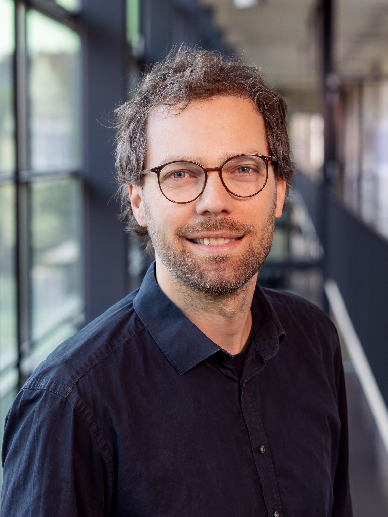 Prof. Dr. Simon Goebel