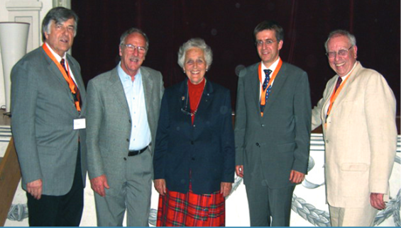 Die 69. BundesDekaneKonferenz Wirtschaftswissenschaften fand im Juli 2006 in Augsburg statt. Ihre Durchlaucht Angela Fürstin Fugger von Glött empfing die Gäste im Schloss Kirchheim (Schwaben), das im 16. Jahrhundert für Hans Fugger erbaut wurde.