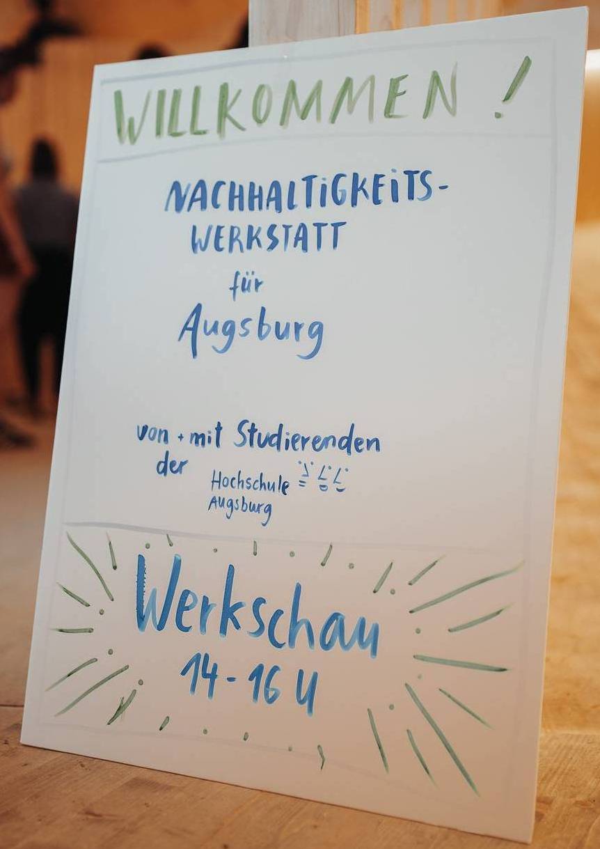 Schild: Eingang zur Veranstaltung © Matthias Leo