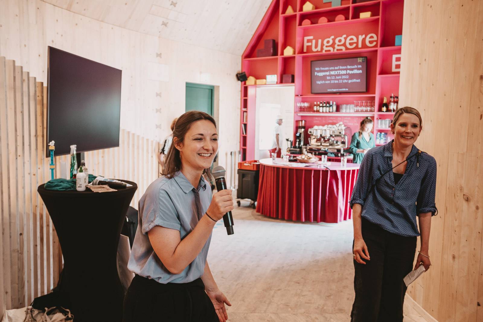 Die Moderatorinnen: (von links) Alexandra Kornacher und Dr. Franziska Sperling © Matthias Leo