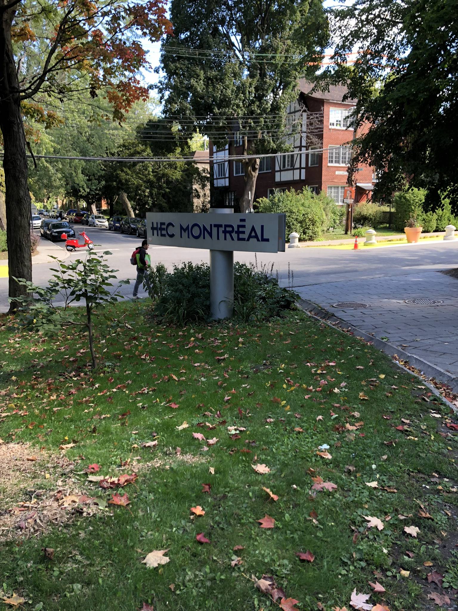 Außenansicht der HEC Montréal