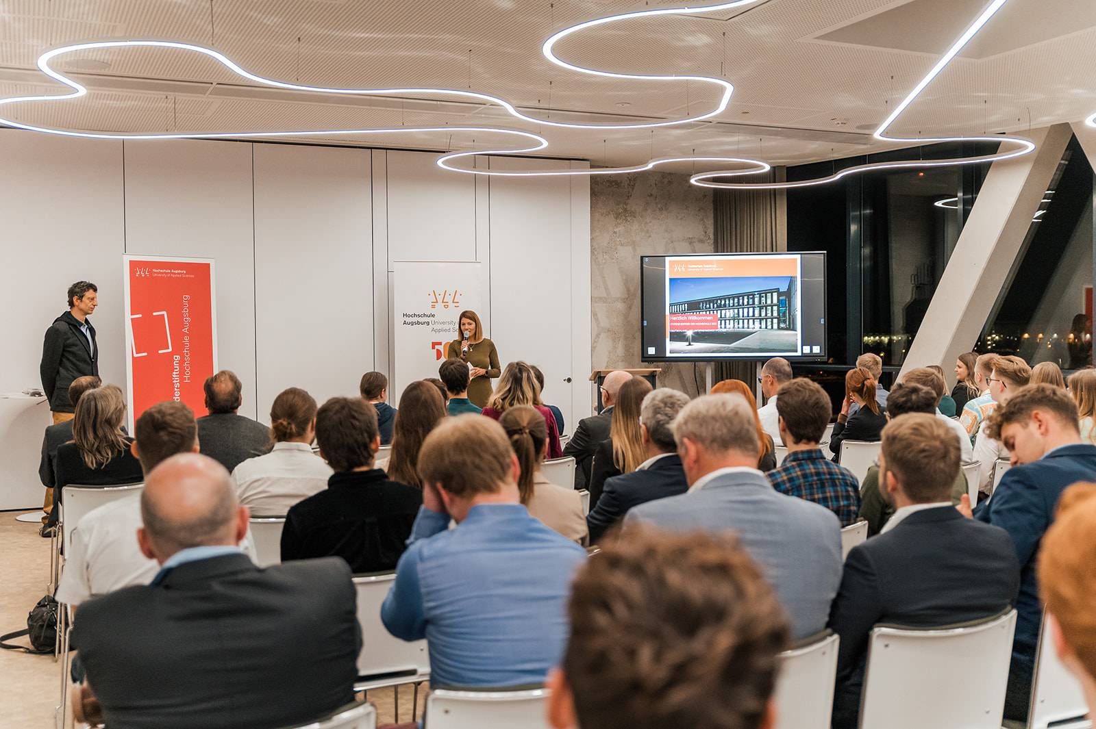 Besucher:innen der Stipendienverleihung