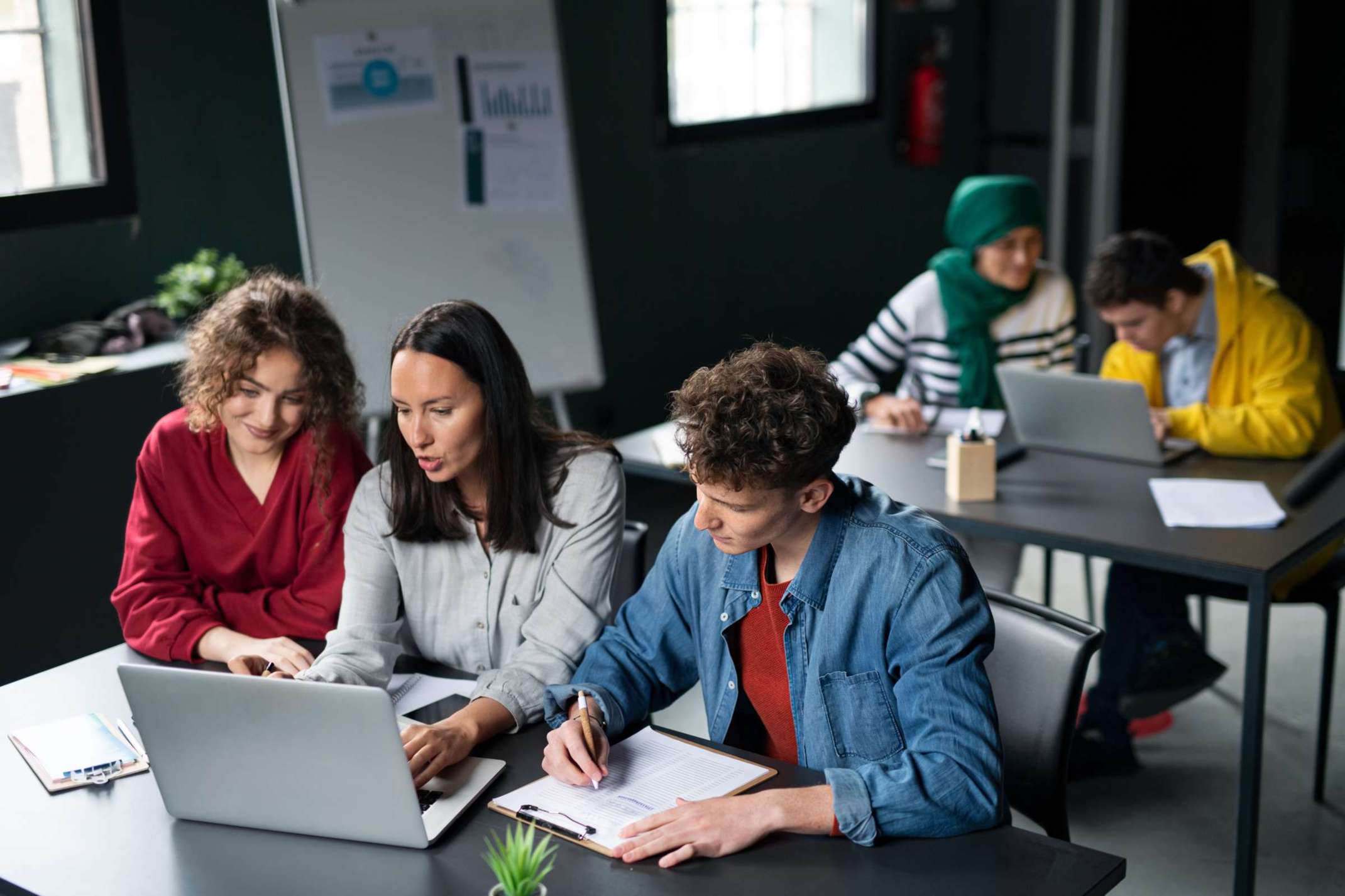 Studierende beim Lernen