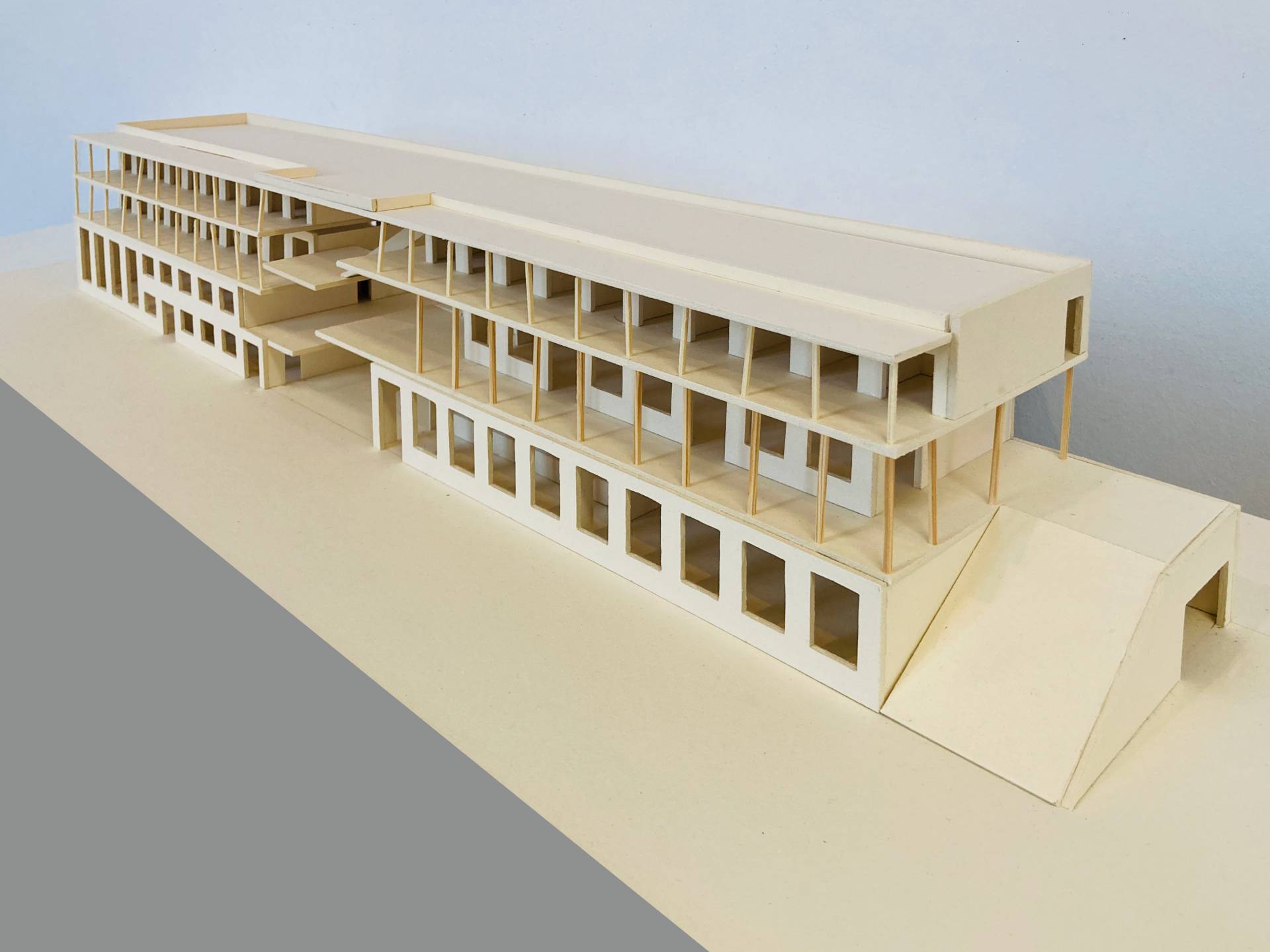 Modell Ansicht Nordost (mit Außentreppe auf Gemeinschaftsbereich)