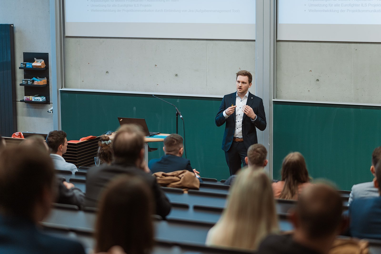 Absolvent Maximilian Keuter - Weiterbildung - Master IT-Projektmanagement und Prozessmanagement - Technische Hochschule Augsburg (Foto: Daniel Fürst, hoch3media)