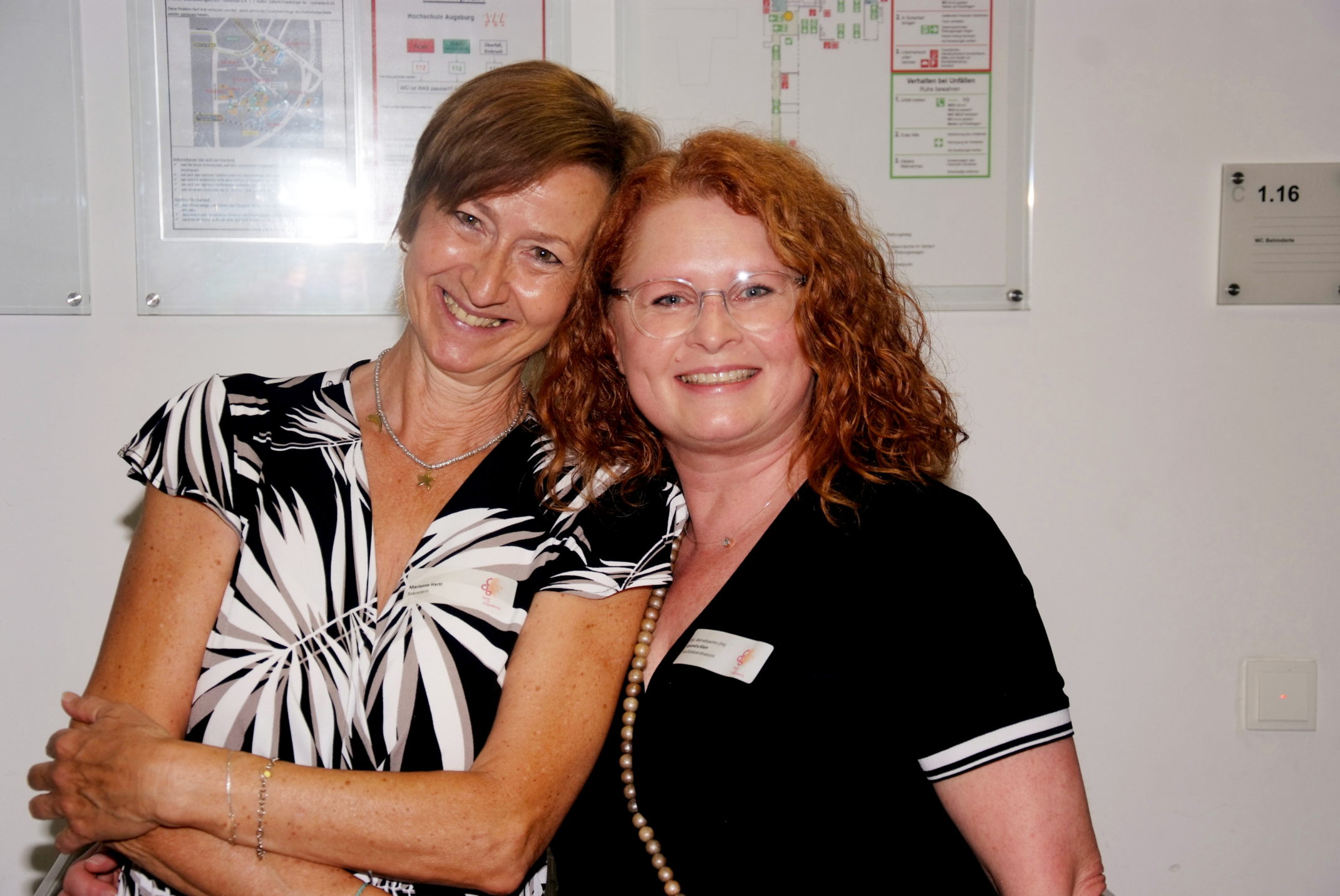 Organisatorin Alexandra Klein mit rechter Hand Marianne Hartl