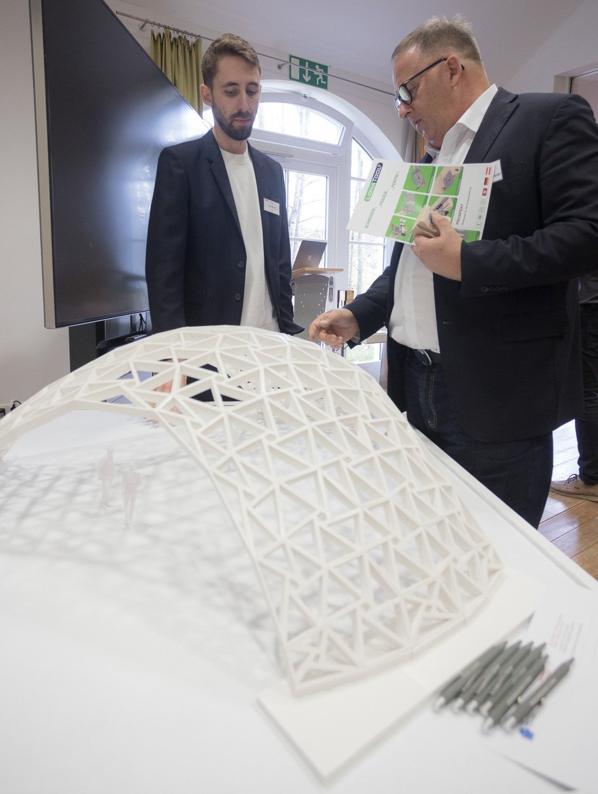 Teilnehmende im Gespräch Teilnehmende im Gespräch