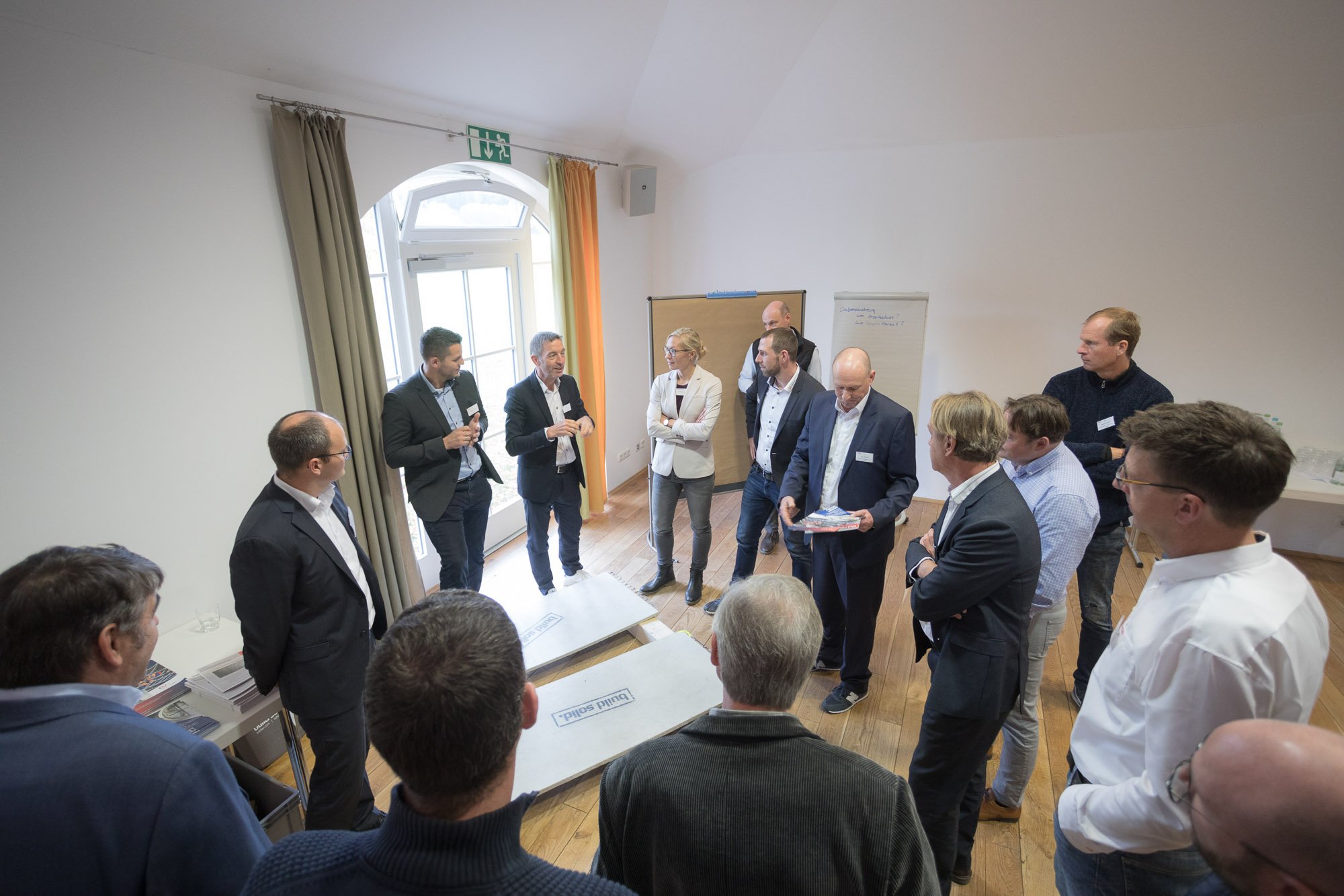 Teilnehmende im Gespräch Teilnehmende im Gespräch