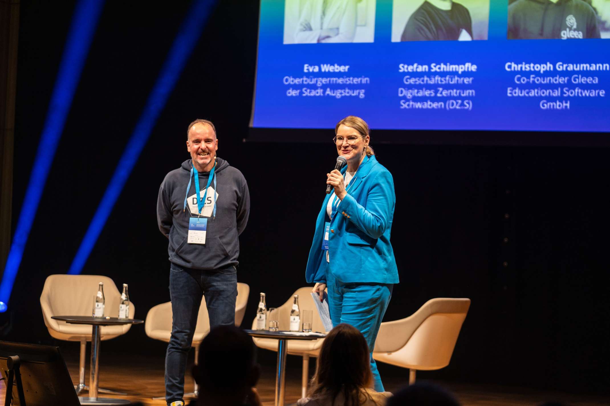 Bild: © Digitales Zentrum Schwaben (DZ.S) | Stefan Schimpfle, Digitales Zentrum Schwaben (DZ.S) und Eva Weber, Oberbürgermeisterin der Stadt Augsburg bei der Begrüßung des Gründungsevents