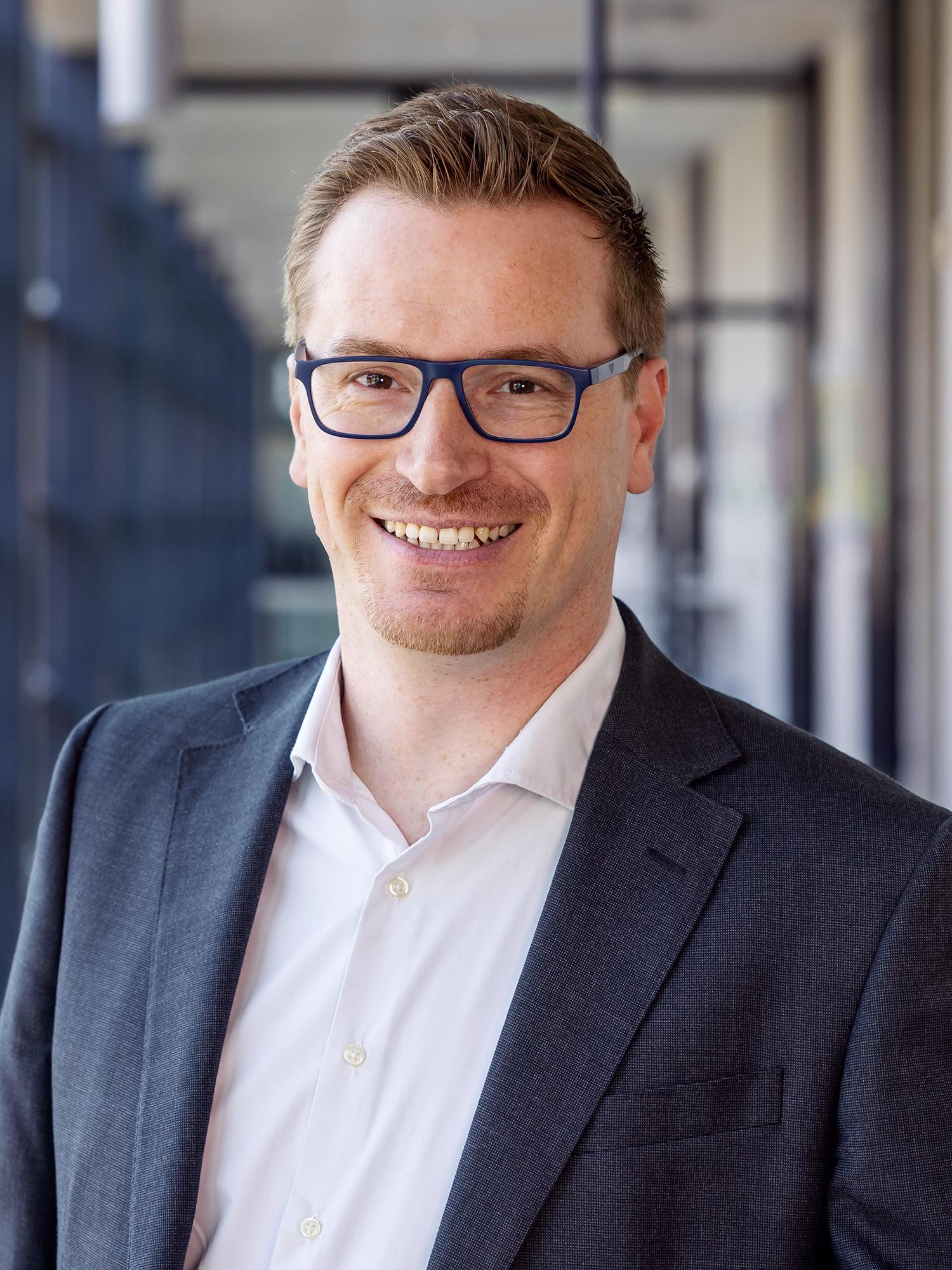 Prof. Dr.-Ing. Jürgen Lenz Prof. Dr.-Ing. Jürgen Lenz