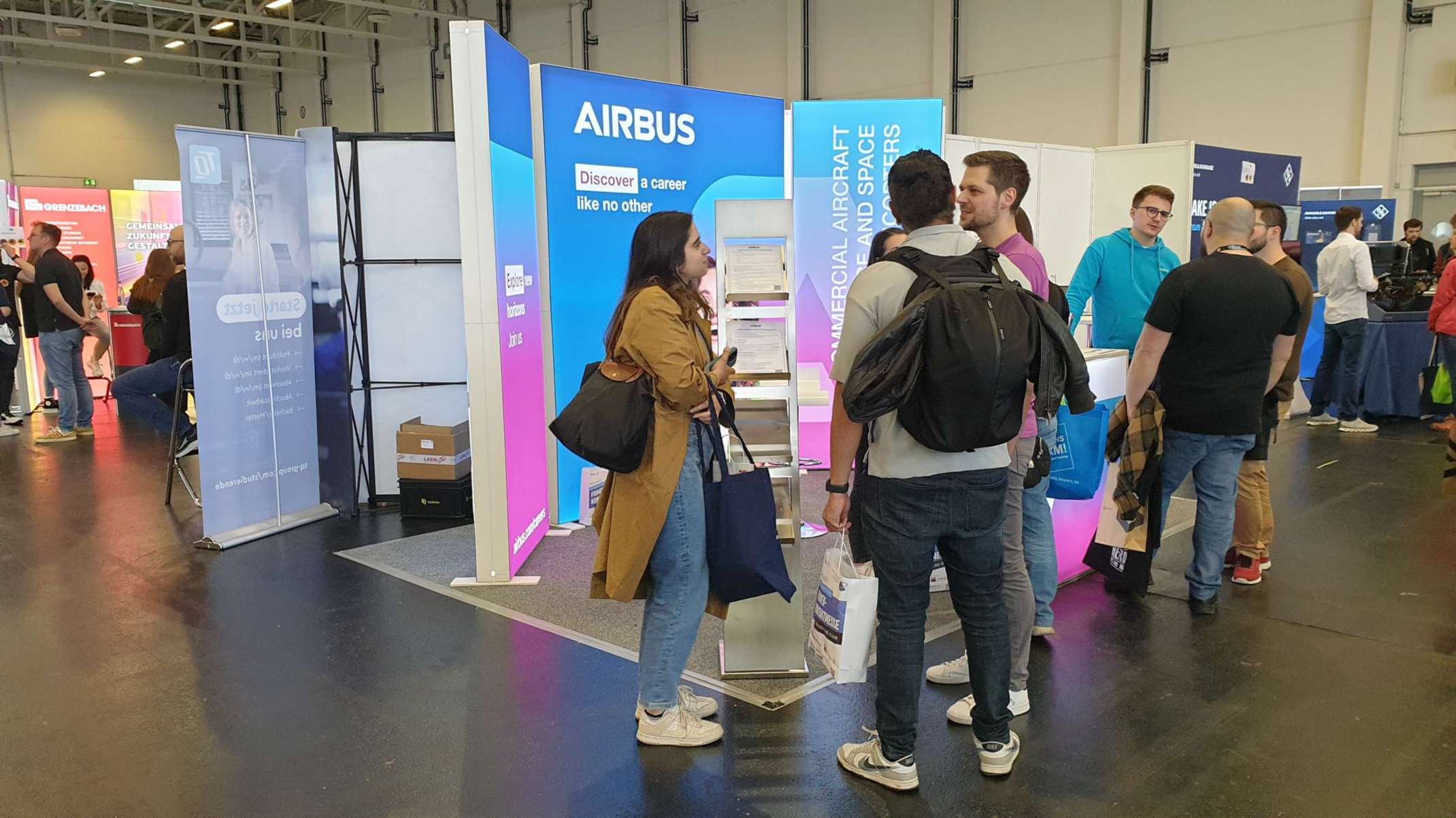 Über 270 Firmen präsentierten sich am 8. Mai auf der Firmenkontaktmesse Pyramid an der Messe Augsburg. Foto: Christine Lüdke