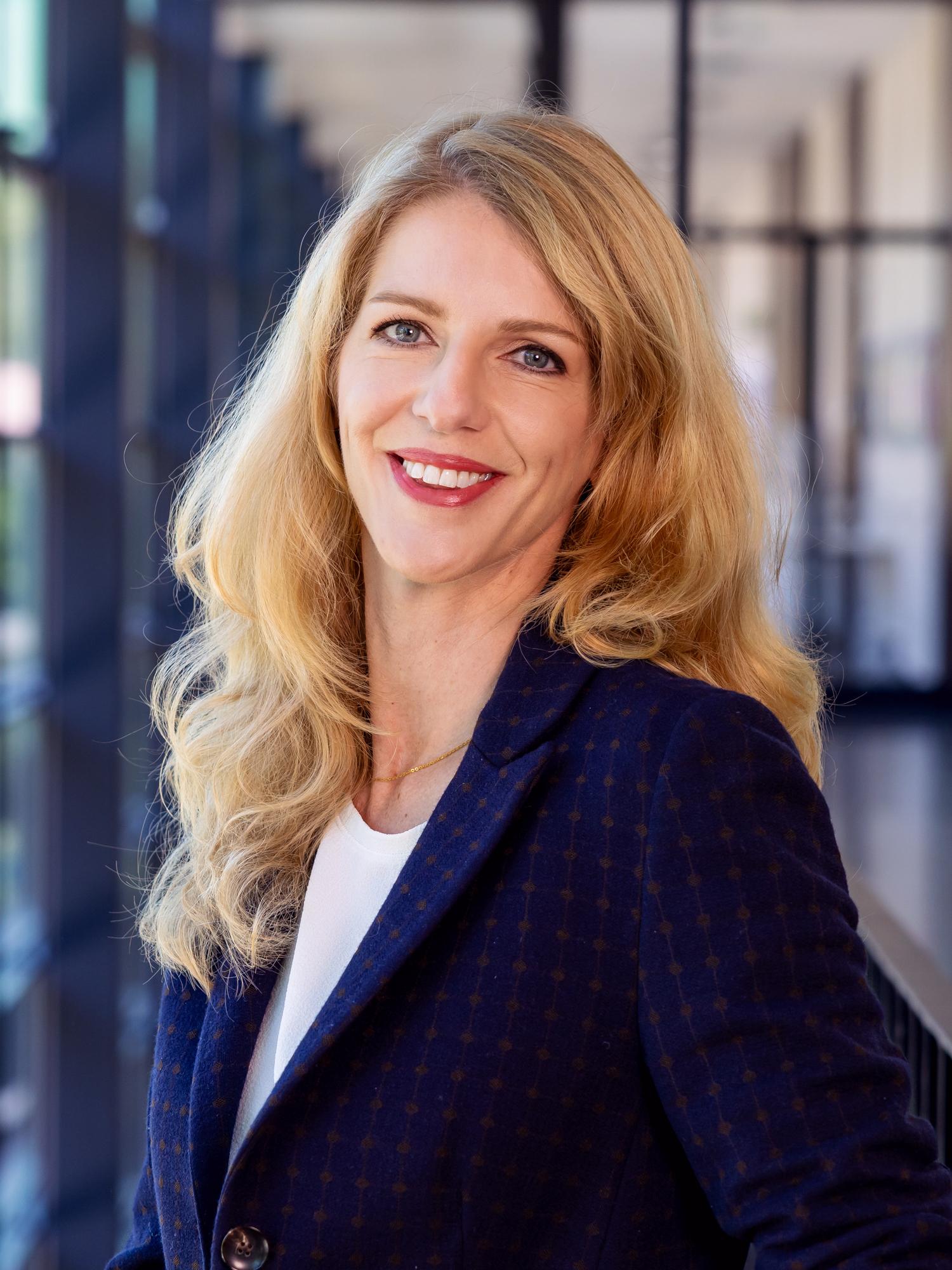 Prof. Dr. Dr.  Carolin Palmer