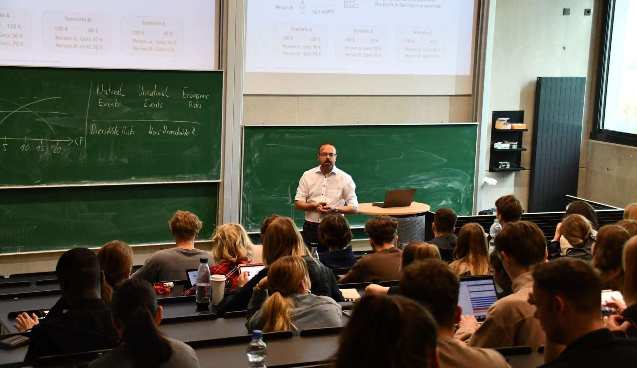 Vortrag von Prof. Dr. Björn Häckel.