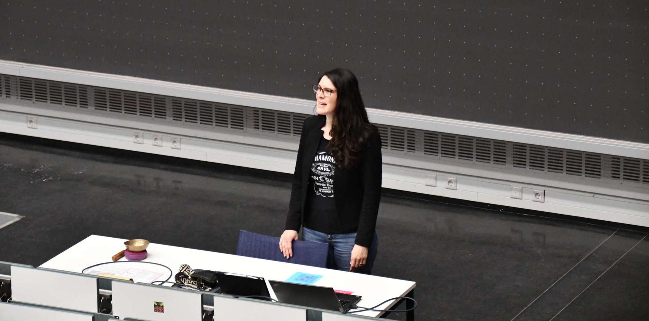 Martina Manhardt bei der Begrüßung.