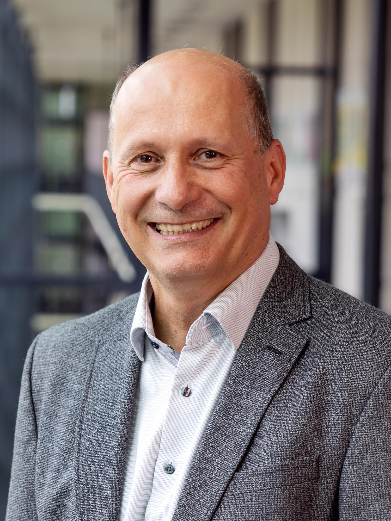 Helmut Sauro, Dipl.-Theol. (Univ.)