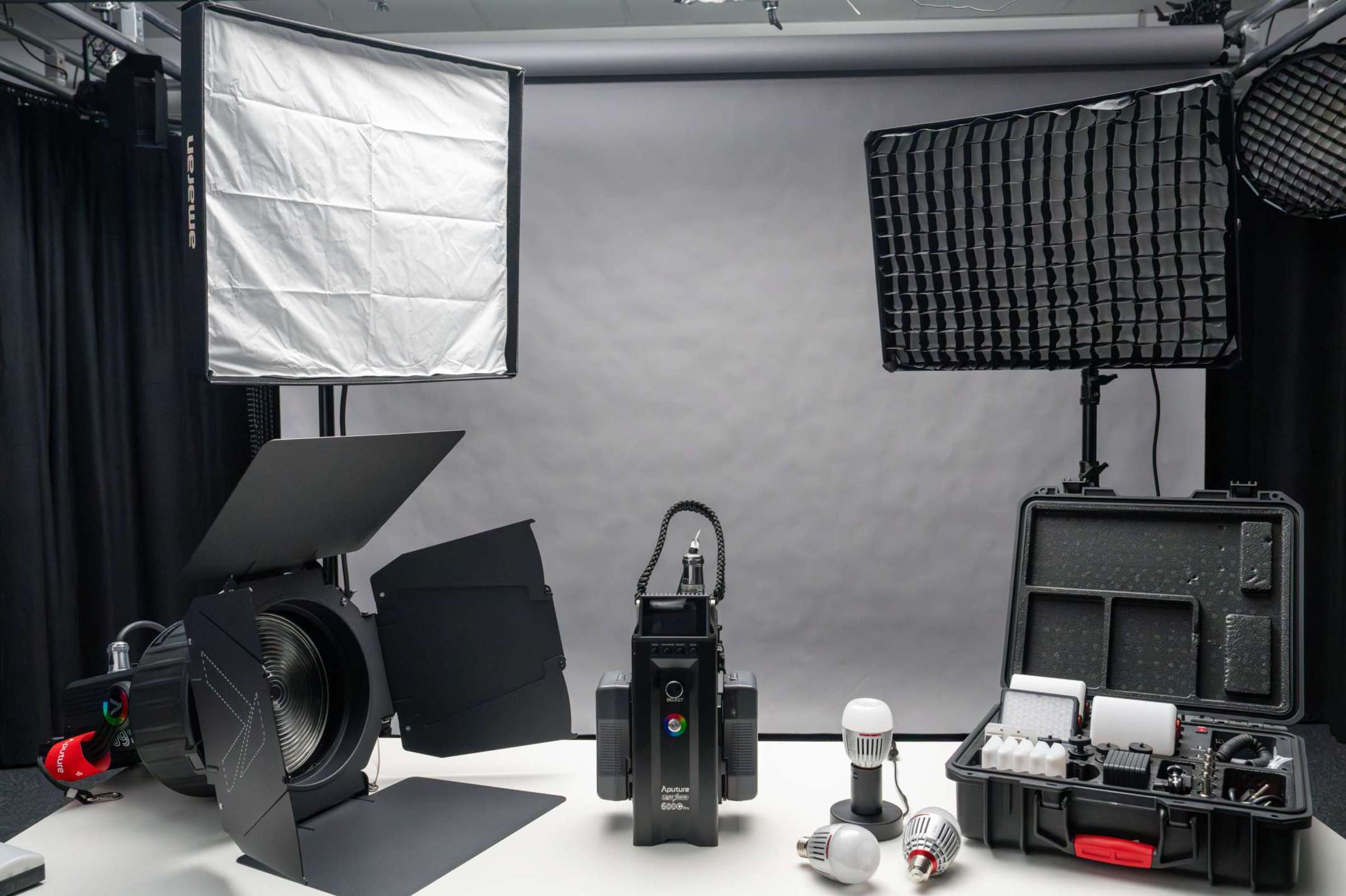 The lights turned off with neutral studio lighting