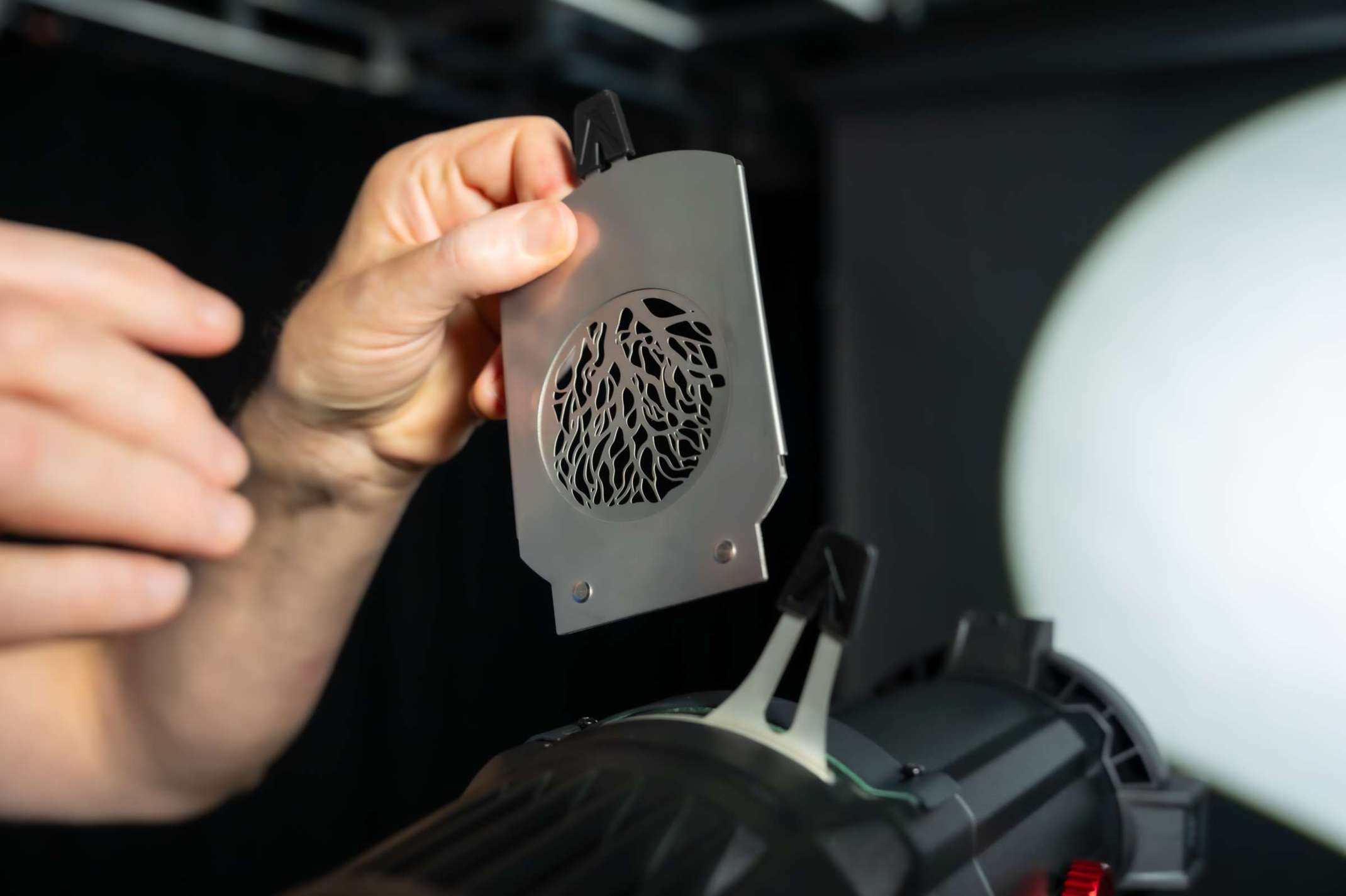 Gobo-Ausatz einsetzen