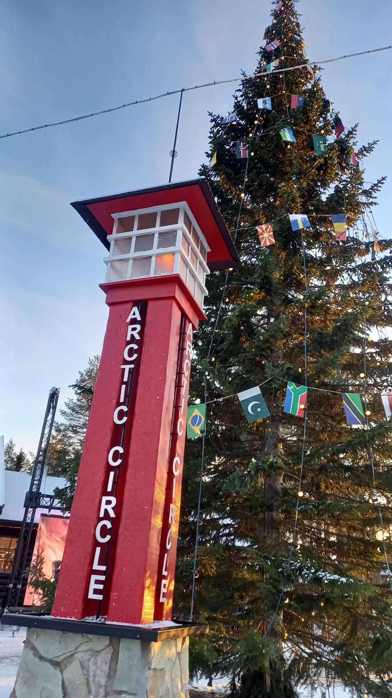 Am Polarkreis - mit Weihnachtsbaum Am Polarkreis - mit Weihnachtsbaum