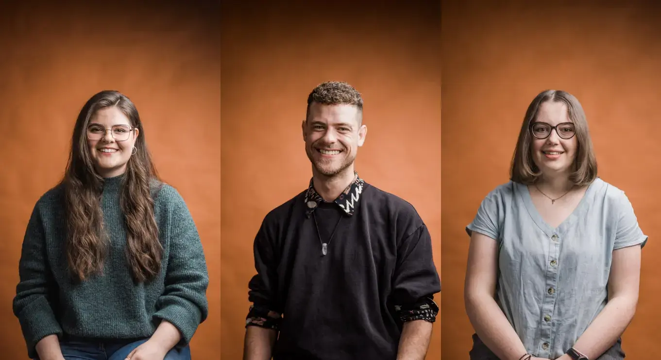 Studierende berichten in Videos über ihre Erfahrungen.