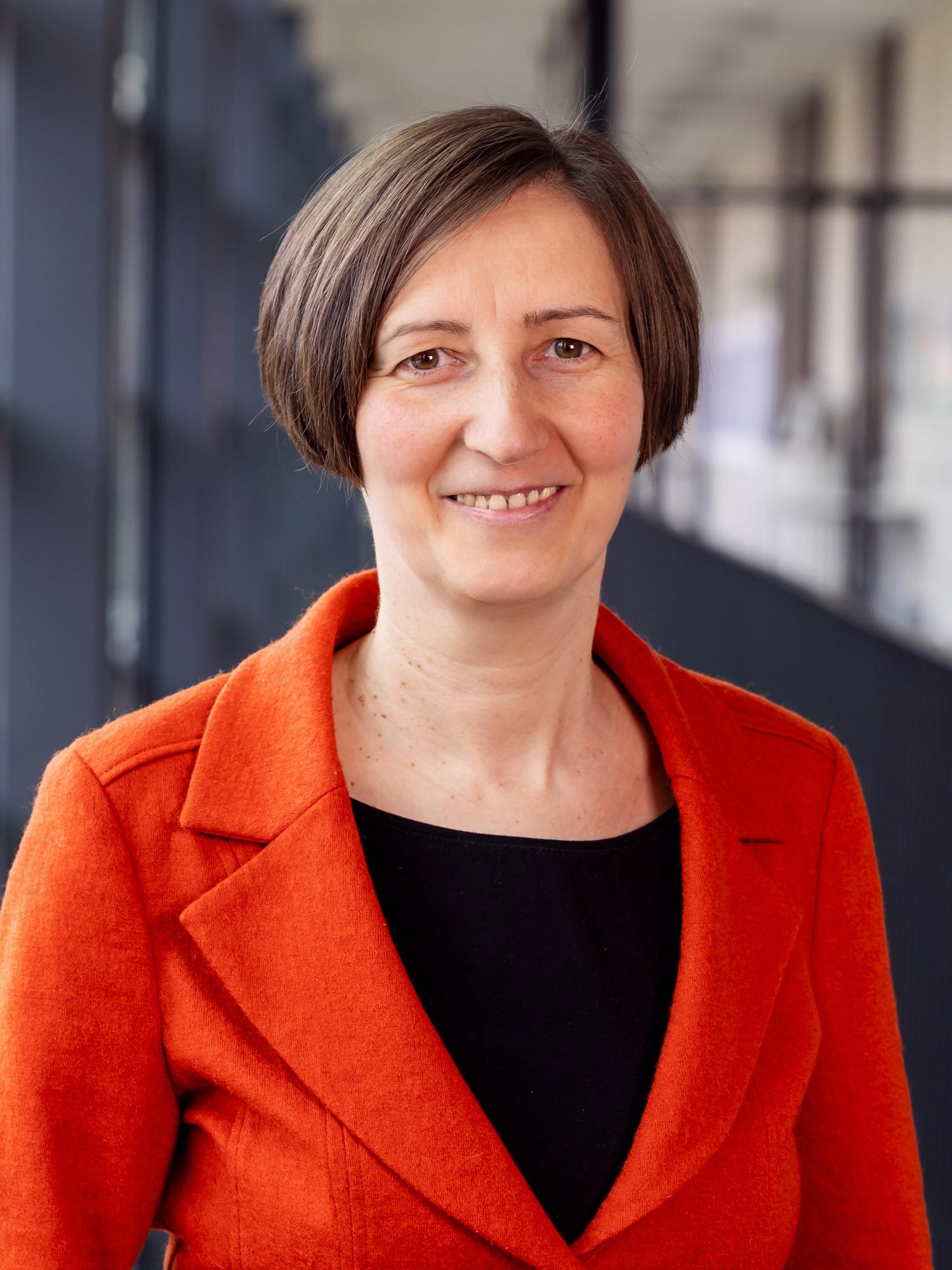 Emese Tömösvári, M.A., M.A.LIS