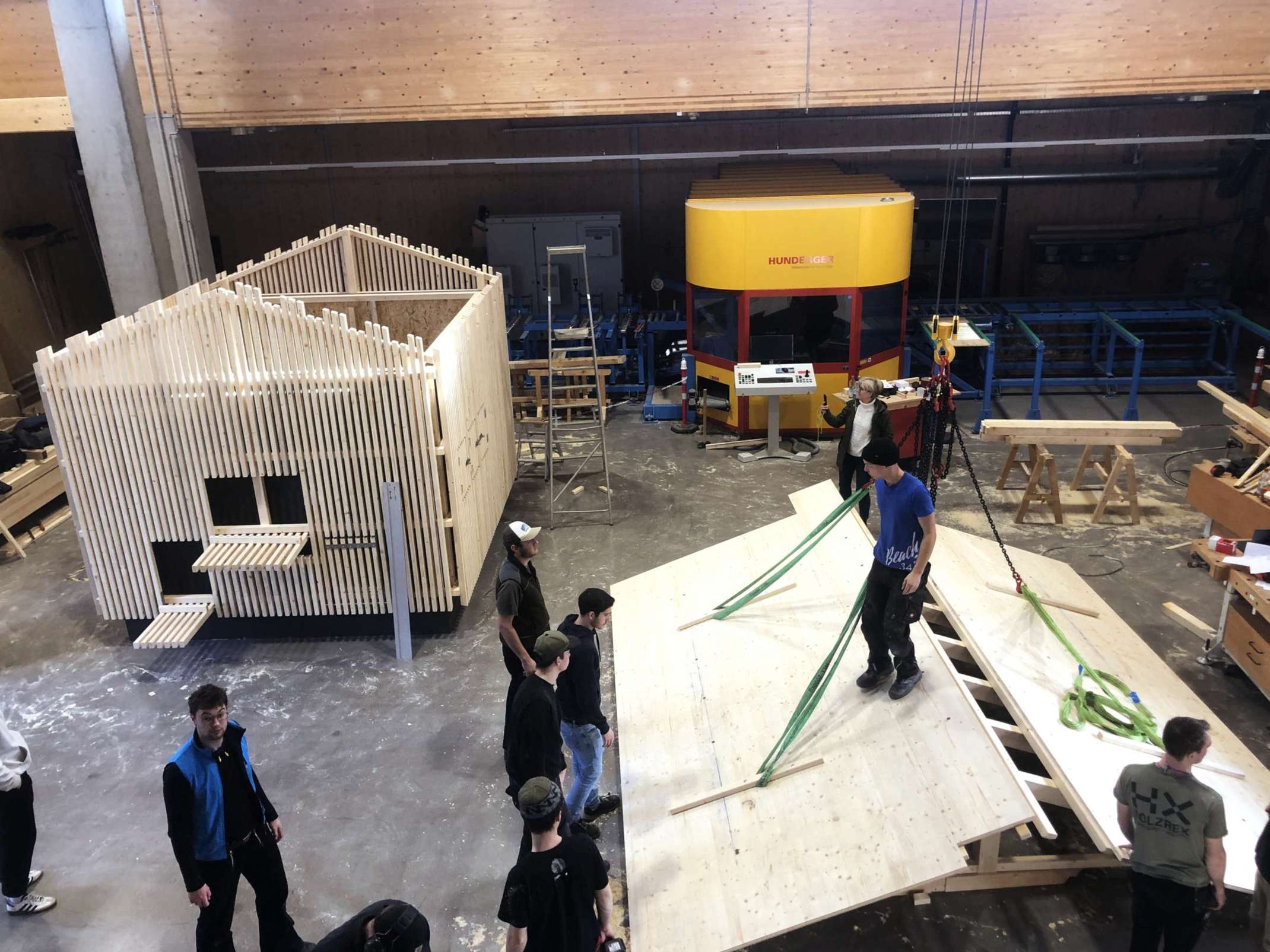 Bauphase in Immenstadt, Vorbereitung Montage vorgefertigtes Dach