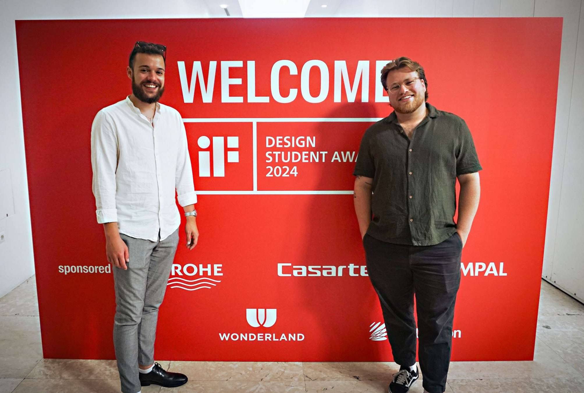 Die Gewinner des iF Design Awards: Moritz Müller, Masterstudent im Studiengang Interaktive Mediensysteme, und Philipp Müller, Masterstudent im Studiengang Informatik. Foto: Müller/Müller/THA 