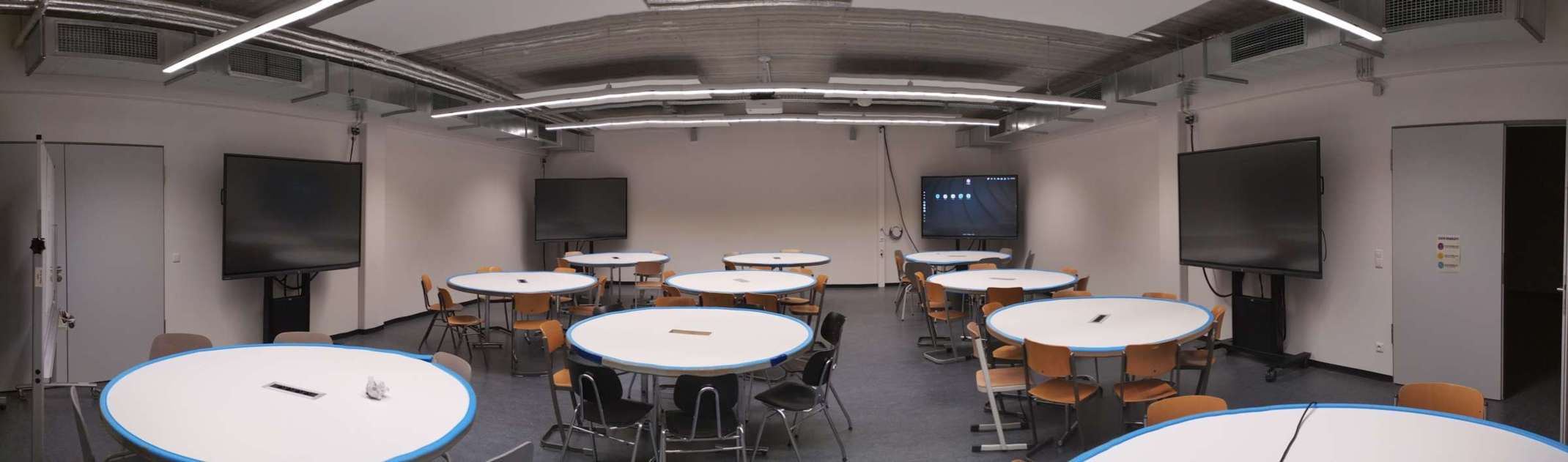 Raum P 2.02 (Naumann-Gebäude)