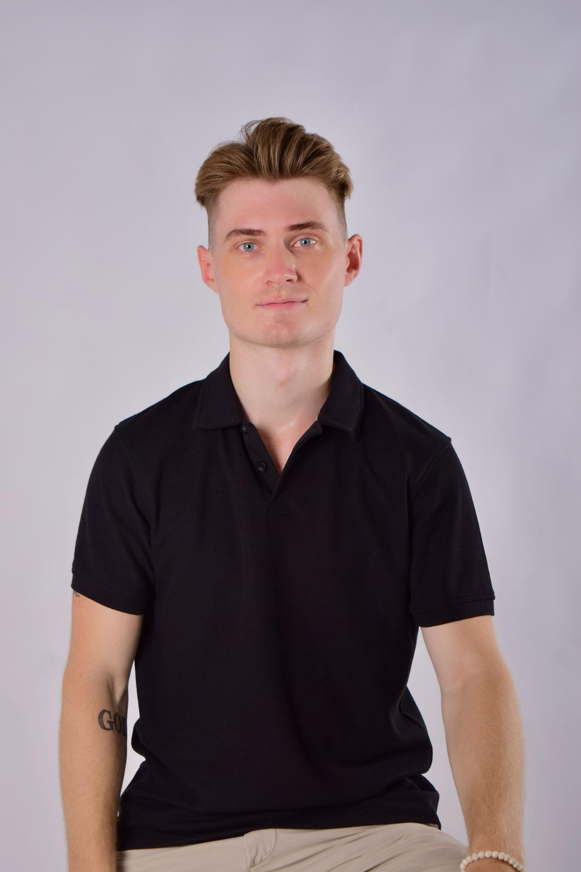 Alexander Stetinger (B.Sc. Betriebswirtschaftslehre, Universität Augsburg) Alexander Stetinger (B.Sc. Betriebswirtschaftslehre, Universität Augsburg)