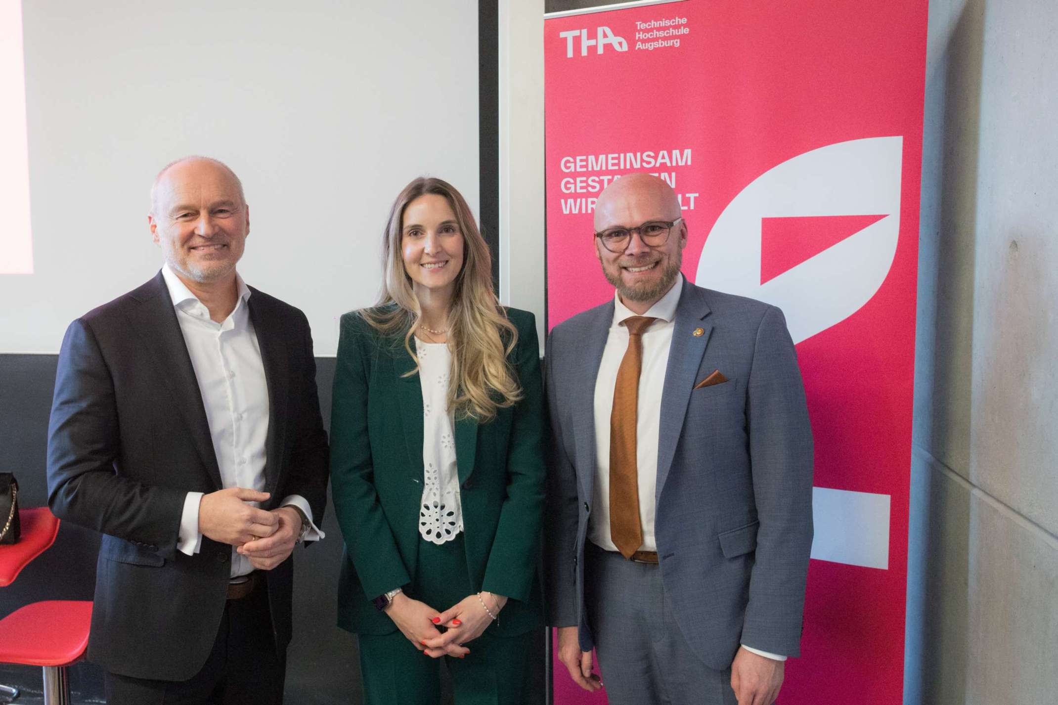 Die drei Teilnehmenden der Podiumsdiskussion