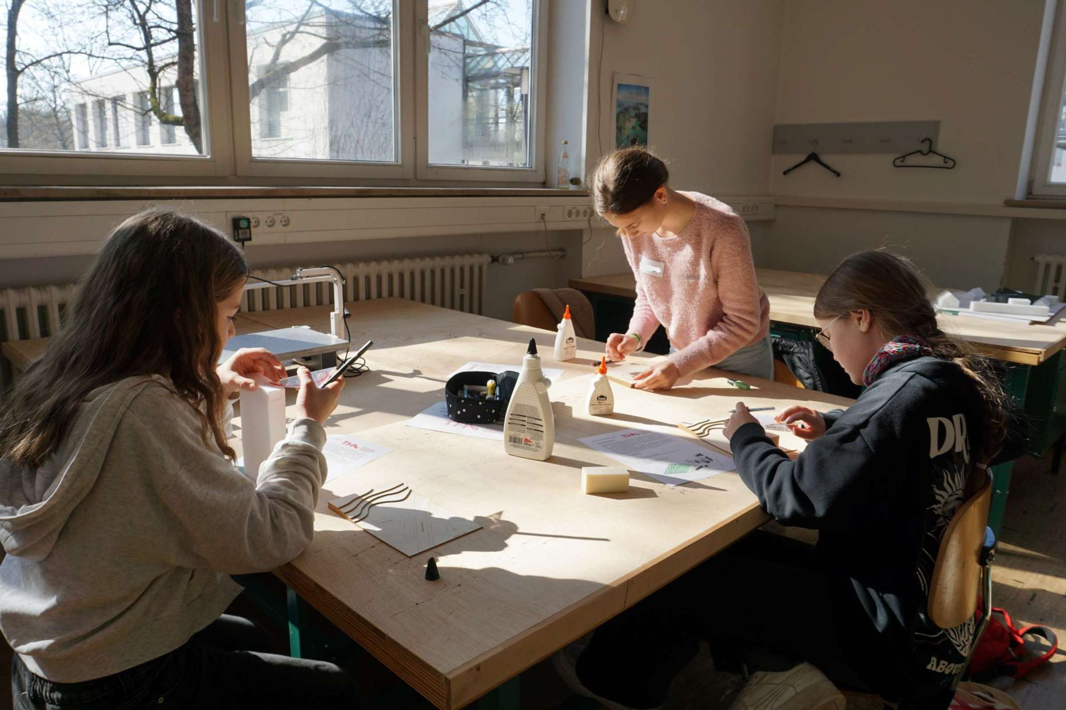 Mädchen mit Robotern